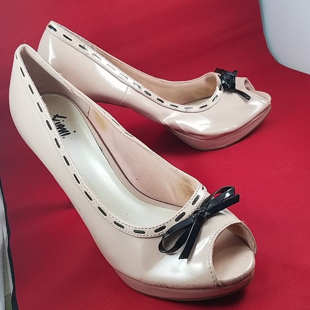 Heels - Picture 2 of 3